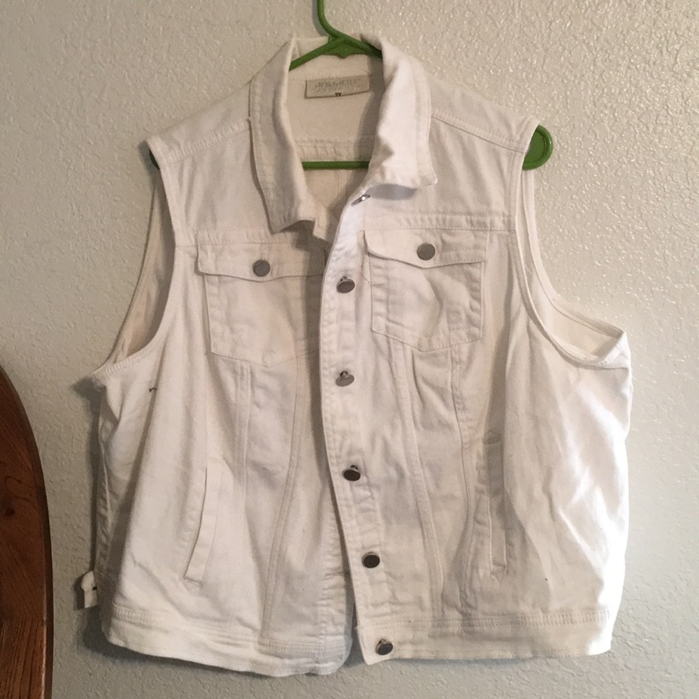 White sleeveless jean jacket